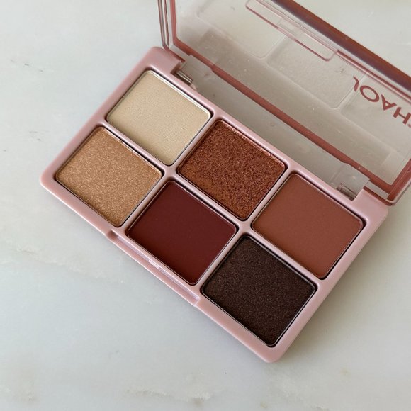 JOAH Escapade Palette Amazonian Eyeshadow - Picture 2 of 4